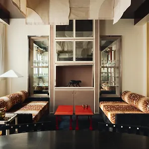 Pied A Terre Oberkampf Paris